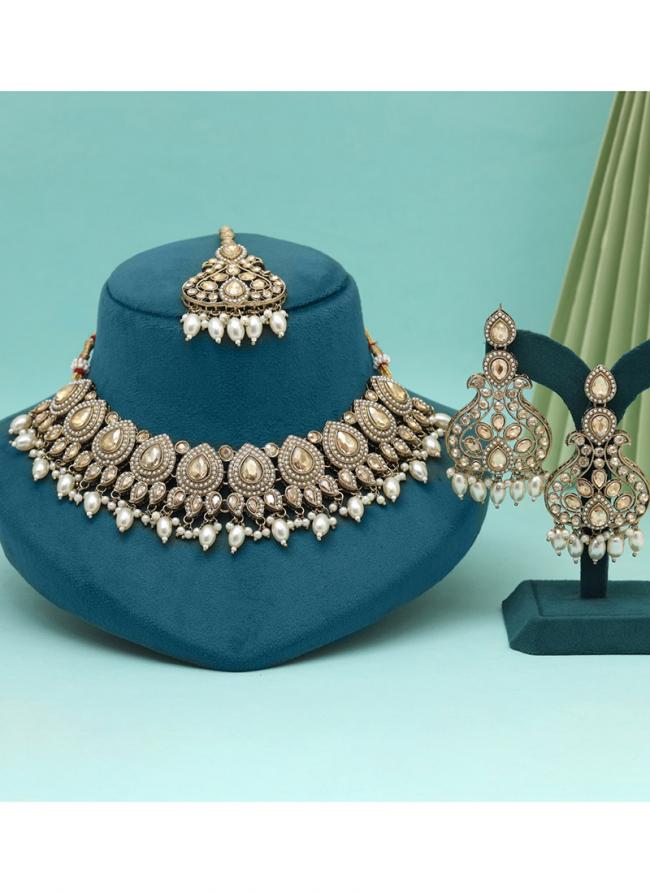   Party Wear  Gold Color Pakistani Kundan Necklace Set